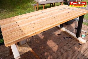 Gartentisch-bauen-DIY-Projekt-Schritt-11b